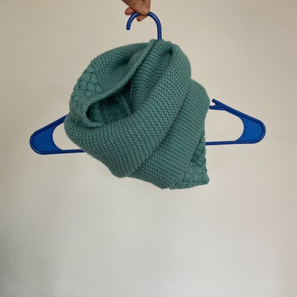 Knit infinity scarf - Picture 4 of 4